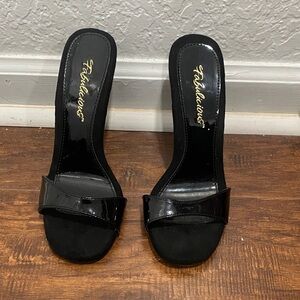 Glossy sexy Black high heels